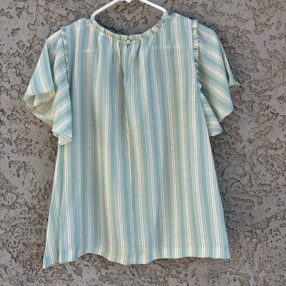 Women's LC Lauren Conrad Smock-Yoke Flutter Sleeve Swing Top - Picture 5 of 9